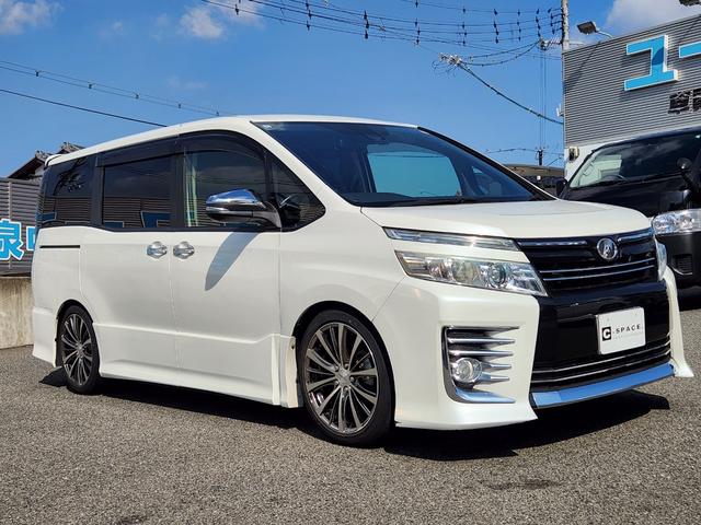 ヴォクシー ZS 煌 8人乗り/アルパイン10インチナビTV/アルパインフリップダウンモニター/Bluetooth/Bカメラ/ETC/ドラレコ/TEIN車高調/社外18アルミ/車両取説・ナビ取説・スペアキー有(13枚目)