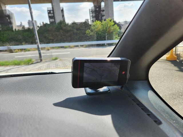 ヴォクシー ZS 煌 8人乗り/アルパイン10インチナビTV/アルパインフリップダウンモニター/Bluetooth/Bカメラ/ETC/ドラレコ/TEIN車高調/社外18アルミ/車両取説・ナビ取説・スペアキー有(38枚目)