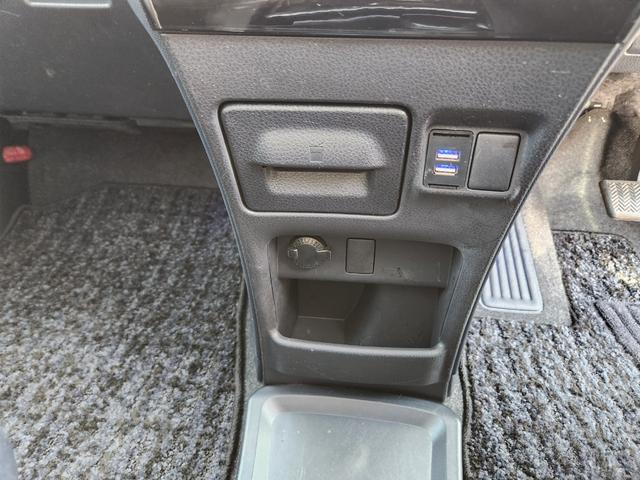 ヴォクシー ZS 煌 8人乗り/アルパイン10インチナビTV/アルパインフリップダウンモニター/Bluetooth/Bカメラ/ETC/ドラレコ/TEIN車高調/社外18アルミ/車両取説・ナビ取説・スペアキー有(42枚目)