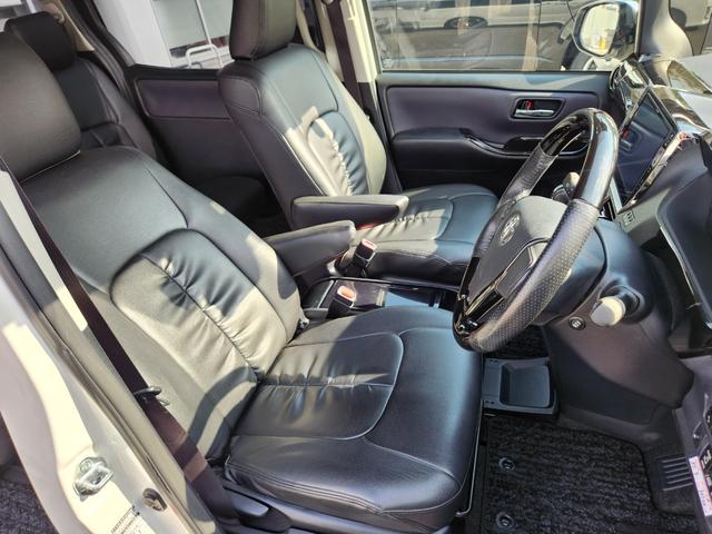 ヴォクシー ZS 煌 8人乗り/アルパイン10インチナビTV/アルパインフリップダウンモニター/Bluetooth/Bカメラ/ETC/ドラレコ/TEIN車高調/社外18アルミ/車両取説・ナビ取説・スペアキー有(46枚目)