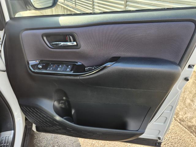 ヴォクシー ZS 煌 8人乗り/アルパイン10インチナビTV/アルパインフリップダウンモニター/Bluetooth/Bカメラ/ETC/ドラレコ/TEIN車高調/社外18アルミ/車両取説・ナビ取説・スペアキー有(47枚目)