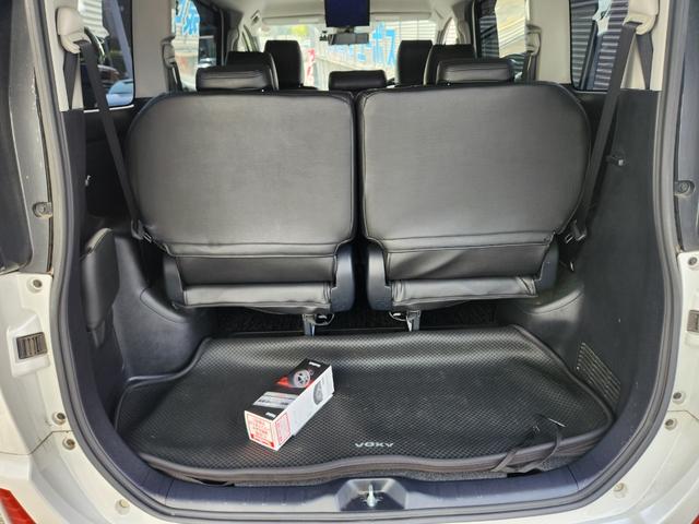 ヴォクシー ZS 煌 8人乗り/アルパイン10インチナビTV/アルパインフリップダウンモニター/Bluetooth/Bカメラ/ETC/ドラレコ/TEIN車高調/社外18アルミ/車両取説・ナビ取説・スペアキー有(58枚目)