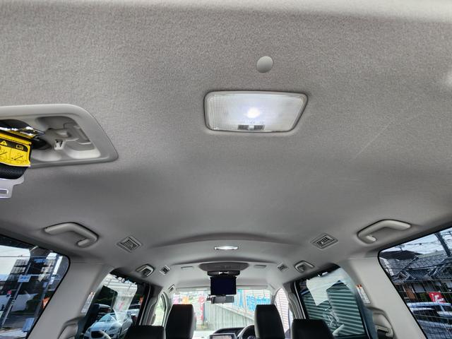 ヴォクシー ZS 煌 8人乗り/アルパイン10インチナビTV/アルパインフリップダウンモニター/Bluetooth/Bカメラ/ETC/ドラレコ/TEIN車高調/社外18アルミ/車両取説・ナビ取説・スペアキー有(60枚目)