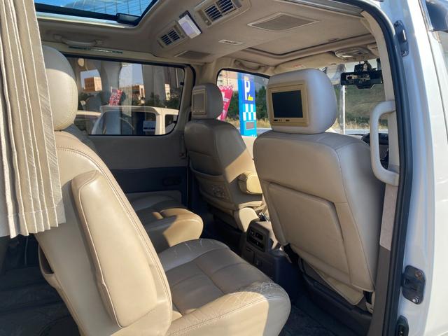 グランドハイエース リミテッド プレステージエディション 4WD/サンルーフ/本革シート/Wエアコン/左Pスライドドア/Bカメラ/前席シートヒーター/パワーシート/クルーズコントロール/ETC/ドラレコ/純正アルミ☆Tベルト交換済み☆純正ヘッドレスト付き(27枚目)