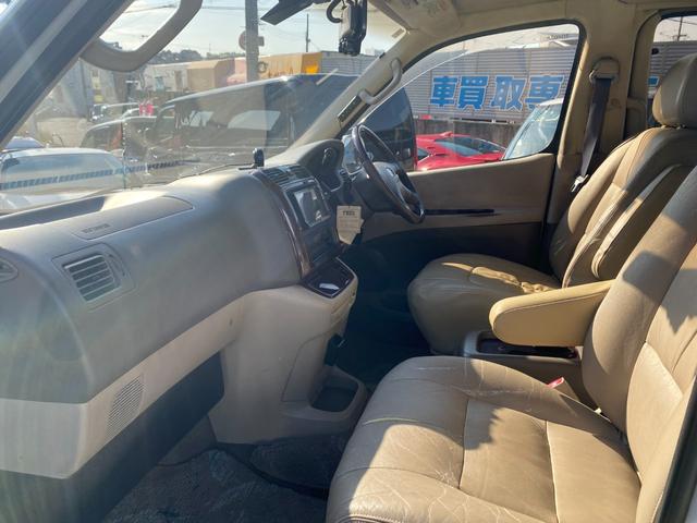 グランドハイエース リミテッド プレステージエディション 4WD/サンルーフ/本革シート/Wエアコン/左Pスライドドア/Bカメラ/前席シートヒーター/パワーシート/クルーズコントロール/ETC/ドラレコ/純正アルミ☆Tベルト交換済み☆純正ヘッドレスト付き(32枚目)