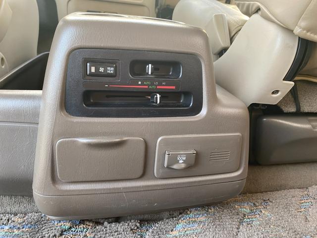 グランドハイエース リミテッド プレステージエディション 4WD/サンルーフ/本革シート/Wエアコン/左Pスライドドア/Bカメラ/前席シートヒーター/パワーシート/クルーズコントロール/ETC/ドラレコ/純正アルミ☆Tベルト交換済み☆純正ヘッドレスト付き(55枚目)