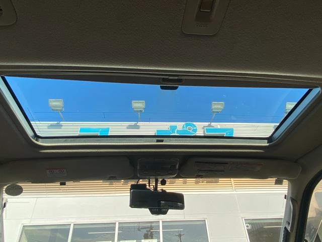 グランドハイエース リミテッド プレステージエディション 4WD/サンルーフ/本革シート/Wエアコン/左Pスライドドア/Bカメラ/前席シートヒーター/パワーシート/クルーズコントロール/ETC/ドラレコ/純正アルミ☆Tベルト交換済み☆純正ヘッドレスト付き(57枚目)