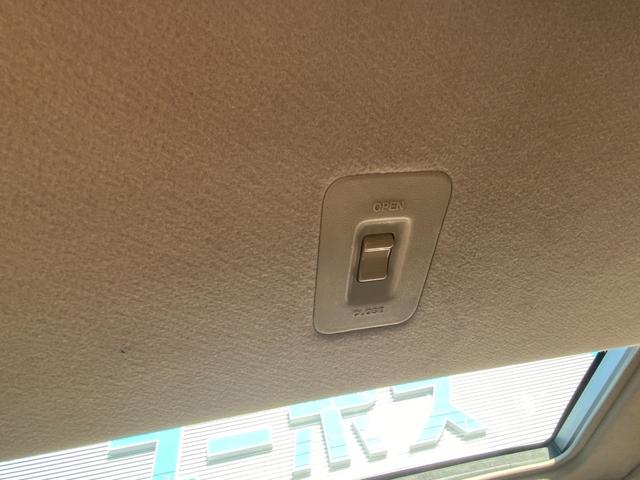 グランドハイエース リミテッド プレステージエディション 4WD/サンルーフ/本革シート/Wエアコン/左Pスライドドア/Bカメラ/前席シートヒーター/パワーシート/クルーズコントロール/ETC/ドラレコ/純正アルミ☆Tベルト交換済み☆純正ヘッドレスト付き(58枚目)