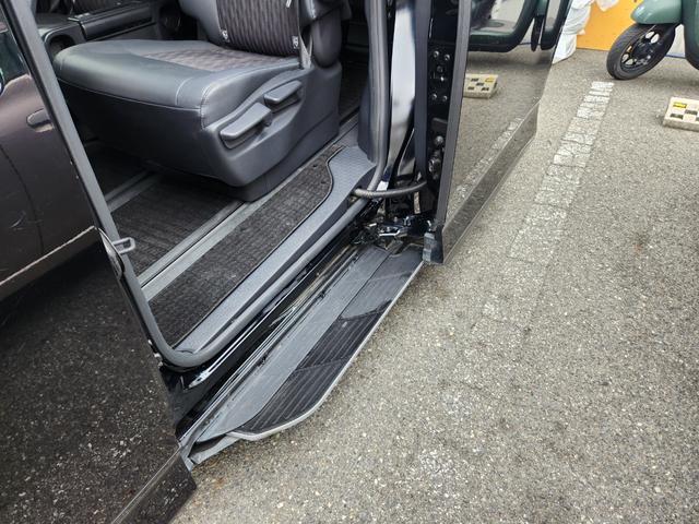 ノア ハイブリッドＳ－Ｚ　１０．５型ナビＴＶ／１４型フリップダウン／ＨＤＭＩ／Ｂｌｕｅｔｏｏｔｈ／ＣＤ・ＤＶＤ／走行中ＴＶ／Ｂカメラ／ＥＴＣ２．０／前後ドラレコ／ユニバーサルステップ／ＢＳＭ／アドバンスドドライブ／ＢＳＭ（12枚目）