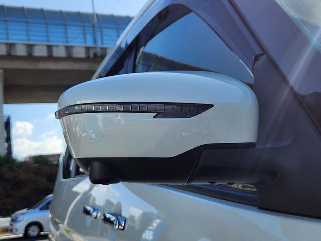 ランディ 2.0X 1オーナー/全方位カメラ/エマージェンシーブレーキ/左Pスライドドア/BSM/8人乗り/車両取説・スペアキー有(19枚目)