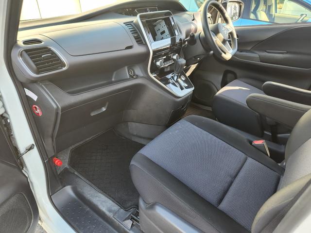 ランディ 2.0X 1オーナー/全方位カメラ/エマージェンシーブレーキ/左Pスライドドア/BSM/8人乗り/車両取説・スペアキー有(41枚目)