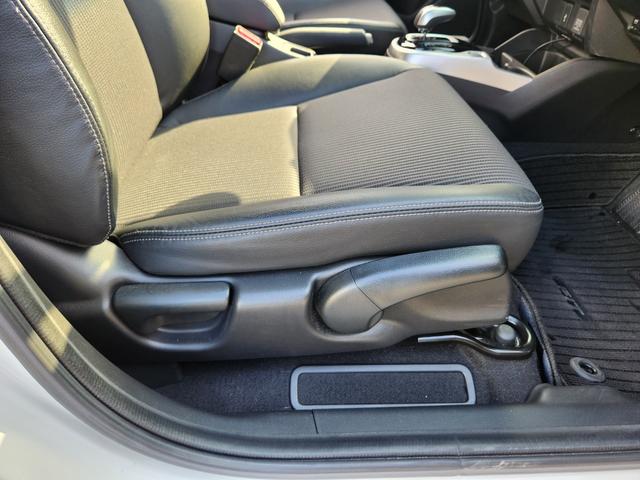 フィットハイブリッド Ｌ　ホンダセンシング　１オーナー・禁煙車／純正ナビＴＶ／Ｂｌｕｅｔｏｏｔｈ／Ｂカメラ／ＥＴＣ／コンビシート／タイヤ４本新品交換渡し／スマートキー＆Ｐスタート／車両取説・ナビ取説・スペアキー有（44枚目）