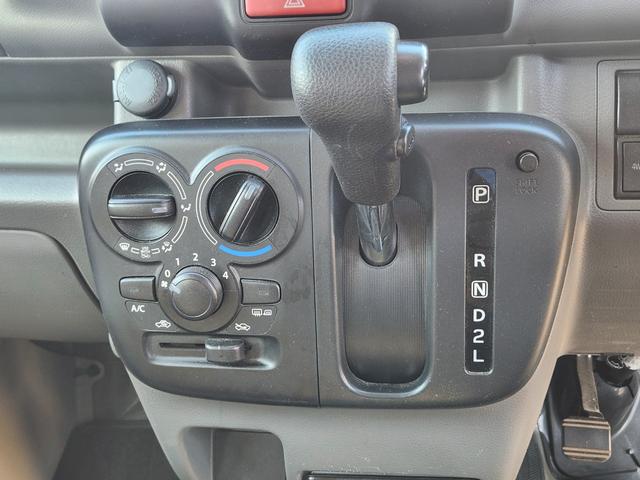 エブリイ PCリミテッド パートタイム4WD/デュアルカメラブレーキサポート/レーンキープアシスト/ハイルーフ/TV/Bluetooth/キーレス/オーバーヘッドコンソール/社外アルミ/スペアキー有(5枚目)