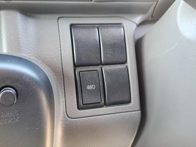 エブリイ PCリミテッド パートタイム4WD/デュアルカメラブレーキサポート/レーンキープアシスト/ハイルーフ/TV/Bluetooth/キーレス/オーバーヘッドコンソール/社外アルミ/スペアキー有(6枚目)