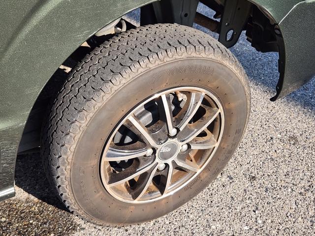 エブリイ PCリミテッド パートタイム4WD/デュアルカメラブレーキサポート/レーンキープアシスト/ハイルーフ/TV/Bluetooth/キーレス/オーバーヘッドコンソール/社外アルミ/スペアキー有(41枚目)