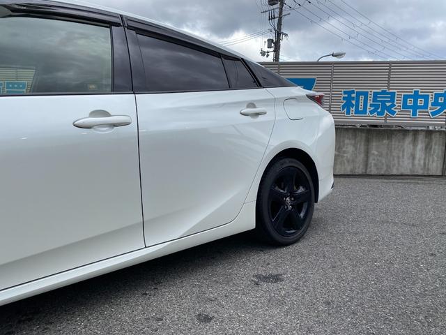 プリウス Ｓツーリングセレクション　純正ＤＯＰナビ、フルセグＴＶ／シートヒーター／ステリモ／純正アルミ１７インチ／ＥＴＣ、ドラレコ付き／Ｂｌｕｅｔｏｏｈ／Ｂカメラ／タイヤ４本交換渡し／取扱説明書、ナビ取説、スペアキー有（9枚目）