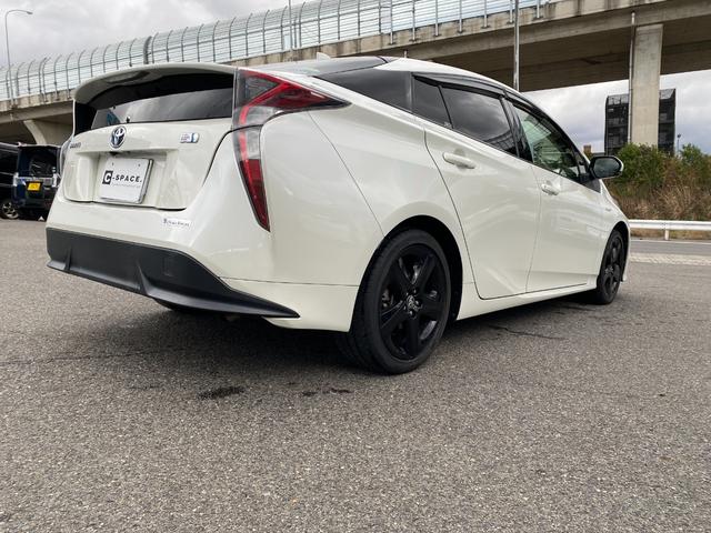 プリウス Ｓツーリングセレクション　純正ＤＯＰナビ、フルセグＴＶ／シートヒーター／ステリモ／純正アルミ１７インチ／ＥＴＣ、ドラレコ付き／Ｂｌｕｅｔｏｏｈ／Ｂカメラ／タイヤ４本交換渡し／取扱説明書、ナビ取説、スペアキー有（15枚目）