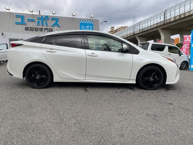 プリウス Ｓツーリングセレクション　純正ＤＯＰナビ、フルセグＴＶ／シートヒーター／ステリモ／純正アルミ１７インチ／ＥＴＣ、ドラレコ付き／Ｂｌｕｅｔｏｏｈ／Ｂカメラ／タイヤ４本交換渡し／取扱説明書、ナビ取説、スペアキー有（19枚目）