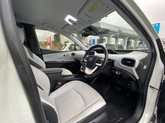 プリウス Ｓツーリングセレクション　純正ＤＯＰナビ、フルセグＴＶ／シートヒーター／ステリモ／純正アルミ１７インチ／ＥＴＣ、ドラレコ付き／Ｂｌｕｅｔｏｏｈ／Ｂカメラ／タイヤ４本交換渡し／取扱説明書、ナビ取説、スペアキー有（48枚目）