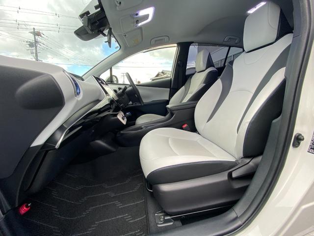 プリウス Ｓツーリングセレクション　純正ＤＯＰナビ、フルセグＴＶ／シートヒーター／ステリモ／純正アルミ１７インチ／ＥＴＣ、ドラレコ付き／Ｂｌｕｅｔｏｏｈ／Ｂカメラ／タイヤ４本交換渡し／取扱説明書、ナビ取説、スペアキー有（49枚目）