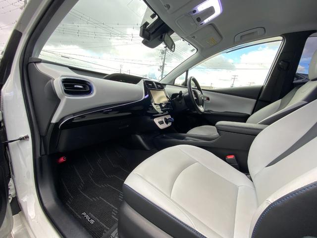 プリウス Ｓツーリングセレクション　純正ＤＯＰナビ、フルセグＴＶ／シートヒーター／ステリモ／純正アルミ１７インチ／ＥＴＣ、ドラレコ付き／Ｂｌｕｅｔｏｏｈ／Ｂカメラ／タイヤ４本交換渡し／取扱説明書、ナビ取説、スペアキー有（50枚目）