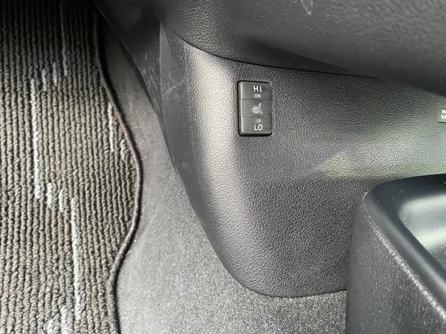 プリウス Ｓツーリングセレクション　純正ＤＯＰナビ、フルセグＴＶ／シートヒーター／ステリモ／純正アルミ１７インチ／ＥＴＣ、ドラレコ付き／Ｂｌｕｅｔｏｏｈ／Ｂカメラ／タイヤ４本交換渡し／取扱説明書、ナビ取説、スペアキー有（52枚目）