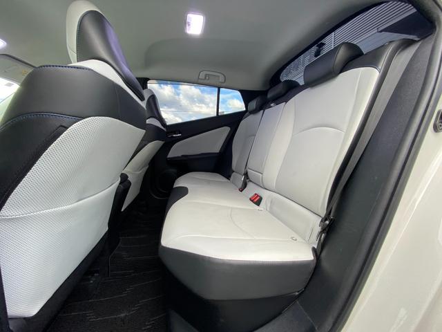 プリウス Ｓツーリングセレクション　純正ＤＯＰナビ、フルセグＴＶ／シートヒーター／ステリモ／純正アルミ１７インチ／ＥＴＣ、ドラレコ付き／Ｂｌｕｅｔｏｏｈ／Ｂカメラ／タイヤ４本交換渡し／取扱説明書、ナビ取説、スペアキー有（56枚目）