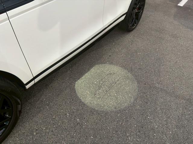 レンジローバーイヴォーク R-ダイナミック SE P250 1オーナー ブラックルーフ デジタルインナーミラー 360°カメラ 純正20インチグレー塗装アルミ レーダー探知機 電動リアゲート ウェルカムライト ブラインドスポットモニター(6枚目)