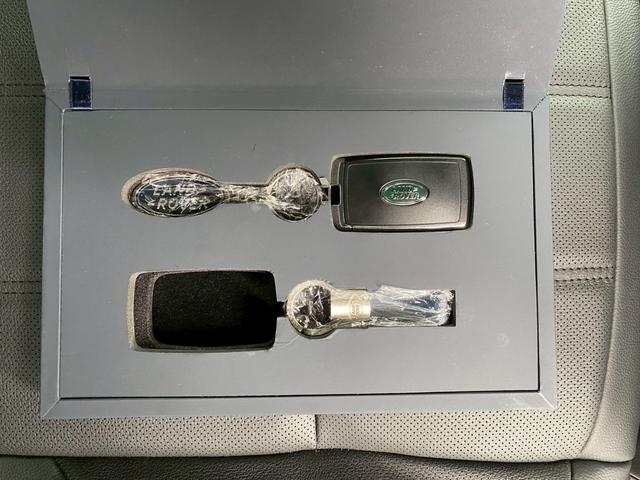 レンジローバーイヴォーク R-ダイナミック SE P250 1オーナー ブラックルーフ デジタルインナーミラー 360°カメラ 純正20インチグレー塗装アルミ レーダー探知機 電動リアゲート ウェルカムライト ブラインドスポットモニター(52枚目)