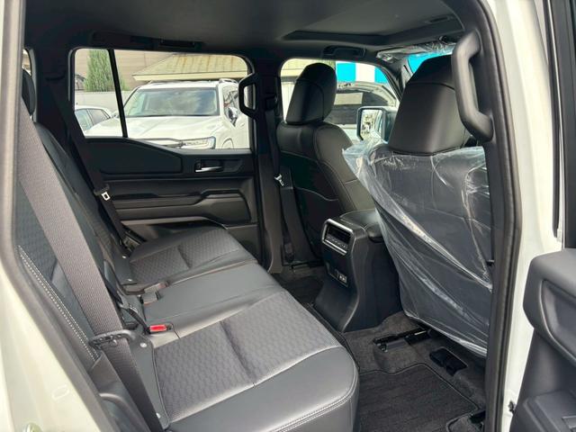 ランドクルーザー２５０ ＶＸ　サンルーフ　革シート　１２．３インチディスプレイオーディオ　サンルーフ　パノラミックビューモニター　コネクティッドナビ　ＨＤＭＩ　デジタルインナーミラー（20枚目）