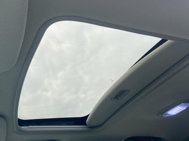 クライスラー・ＰＴクルーザー 　全塗装　サンルーフ　ＧＴ　クラシックデザイン　社外ナビ　ＧＥＷＡＮＤＴセンター出しマフラー　前席シートヒータ　Ｂカメラ　ＥＴＣ　ＴＶ　電動格納ミラー　左ハンドル（4枚目）