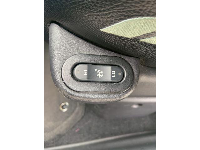 クライスラー・ＰＴクルーザー 　全塗装　サンルーフ　ＧＴ　クラシックデザイン　社外ナビ　ＧＥＷＡＮＤＴセンター出しマフラー　前席シートヒータ　Ｂカメラ　ＥＴＣ　ＴＶ　電動格納ミラー　左ハンドル（5枚目）