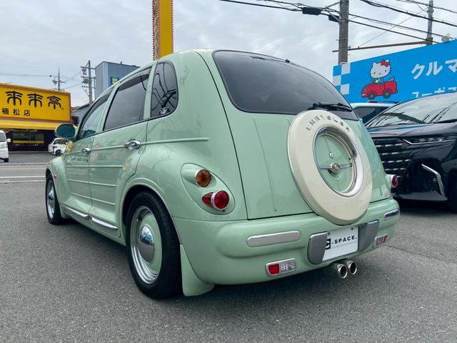 クライスラー・ＰＴクルーザー 　全塗装　サンルーフ　ＧＴ　クラシックデザイン　社外ナビ　ＧＥＷＡＮＤＴセンター出しマフラー　前席シートヒータ　Ｂカメラ　ＥＴＣ　ＴＶ　電動格納ミラー　左ハンドル（11枚目）