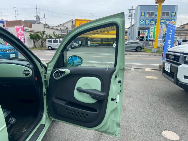 クライスラー・ＰＴクルーザー 　全塗装　サンルーフ　ＧＴ　クラシックデザイン　社外ナビ　ＧＥＷＡＮＤＴセンター出しマフラー　前席シートヒータ　Ｂカメラ　ＥＴＣ　ＴＶ　電動格納ミラー　左ハンドル（16枚目）