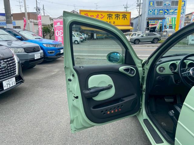 クライスラー・ＰＴクルーザー 　全塗装　サンルーフ　ＧＴ　クラシックデザイン　社外ナビ　ＧＥＷＡＮＤＴセンター出しマフラー　前席シートヒータ　Ｂカメラ　ＥＴＣ　ＴＶ　電動格納ミラー　左ハンドル（17枚目）