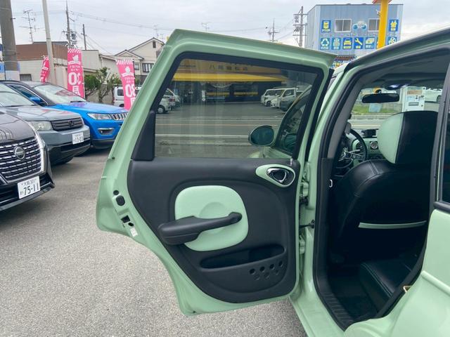 クライスラー・ＰＴクルーザー 　全塗装　サンルーフ　ＧＴ　クラシックデザイン　社外ナビ　ＧＥＷＡＮＤＴセンター出しマフラー　前席シートヒータ　Ｂカメラ　ＥＴＣ　ＴＶ　電動格納ミラー　左ハンドル（18枚目）