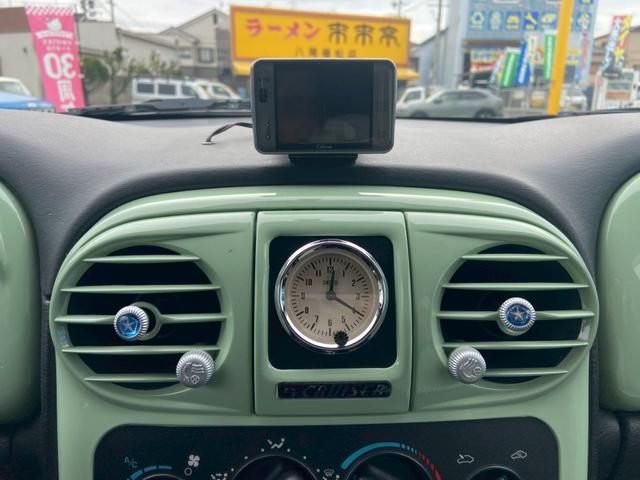 クライスラー・ＰＴクルーザー 　全塗装　サンルーフ　ＧＴ　クラシックデザイン　社外ナビ　ＧＥＷＡＮＤＴセンター出しマフラー　前席シートヒータ　Ｂカメラ　ＥＴＣ　ＴＶ　電動格納ミラー　左ハンドル（40枚目）