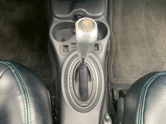 クライスラー・ＰＴクルーザー 　全塗装　サンルーフ　ＧＴ　クラシックデザイン　社外ナビ　ＧＥＷＡＮＤＴセンター出しマフラー　前席シートヒータ　Ｂカメラ　ＥＴＣ　ＴＶ　電動格納ミラー　左ハンドル（42枚目）