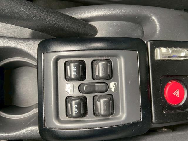 クライスラー・ＰＴクルーザー 　全塗装　サンルーフ　ＧＴ　クラシックデザイン　社外ナビ　ＧＥＷＡＮＤＴセンター出しマフラー　前席シートヒータ　Ｂカメラ　ＥＴＣ　ＴＶ　電動格納ミラー　左ハンドル（43枚目）