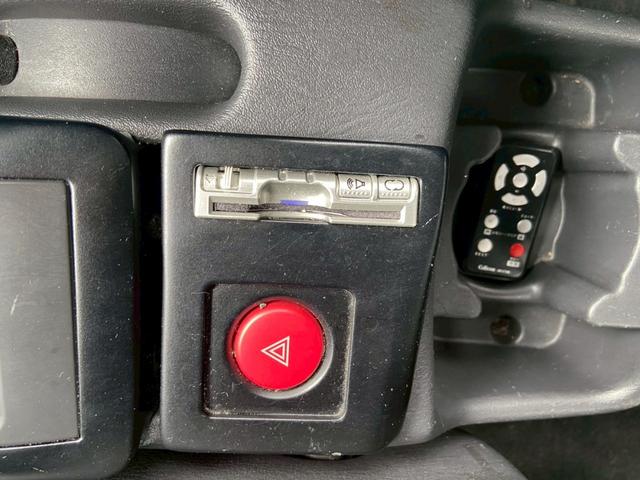 クライスラー・ＰＴクルーザー 　全塗装　サンルーフ　ＧＴ　クラシックデザイン　社外ナビ　ＧＥＷＡＮＤＴセンター出しマフラー　前席シートヒータ　Ｂカメラ　ＥＴＣ　ＴＶ　電動格納ミラー　左ハンドル（44枚目）