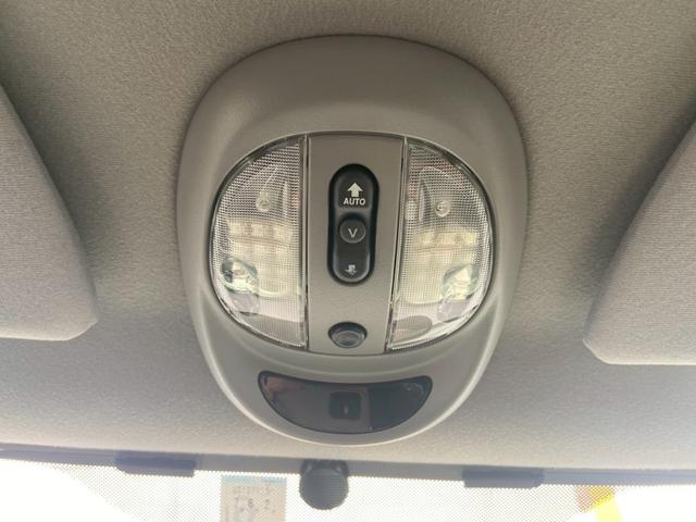 クライスラー・ＰＴクルーザー 　全塗装　サンルーフ　ＧＴ　クラシックデザイン　社外ナビ　ＧＥＷＡＮＤＴセンター出しマフラー　前席シートヒータ　Ｂカメラ　ＥＴＣ　ＴＶ　電動格納ミラー　左ハンドル（48枚目）