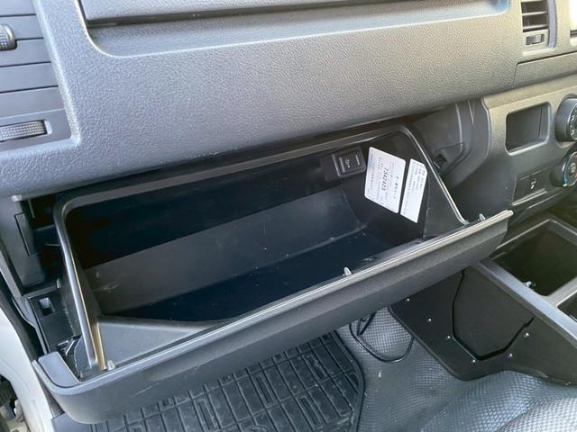 レジアスエースバン ロングＤＸ　ＧＬパッケージ　ＧＬパッケージ　１０人乗り　５ナンバー構造変更済　　ＬＥＤヘッドライト　純正ナビバックカメラ　社外タコメーター　フォグランプ　ミラー型ドラレコ（40枚目）