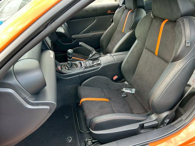 GR86 RZ 10thアニバーサリーリミテッド6MT ナビ クルコン ETC Bカメラ ドラレコ シートヒーター BSM LEDライト スマートキー DVD フルセグ Bluetooth 18AW 保証継承渡し(28枚目)