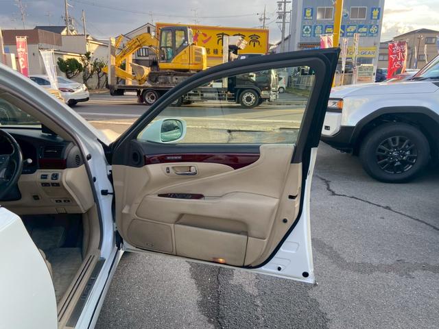 ���[�ԑO�̃R�[�e�B���O�����{���Ă���܂��B�ڂ����̓X�^�b�t�܂ł��C�y�ɂ����k����������