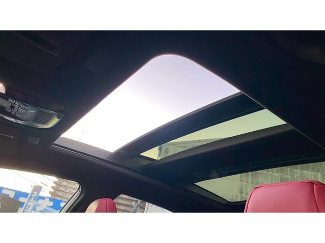 ＮＸ ＮＸ３５０ｈ　Ｆスポーツ　パノラマルーフ　純正１４型ナビ　全周囲カメラ　デジタルミラー　赤革　ワイヤレス充電　オレンジキャリパー付純正２０インチアルミ　電動リアゲート　シートベンチレーション　コーナーセンサー　三眼ＬＥＤヘッド（22枚目）