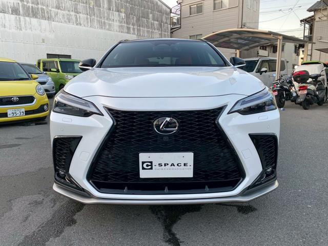 ＮＸ ＮＸ３５０ｈ　Ｆスポーツ　パノラマルーフ　純正１４型ナビ　全周囲カメラ　デジタルミラー　赤革　ワイヤレス充電　オレンジキャリパー付純正２０インチアルミ　電動リアゲート　シートベンチレーション　コーナーセンサー　三眼ＬＥＤヘッド（47枚目）