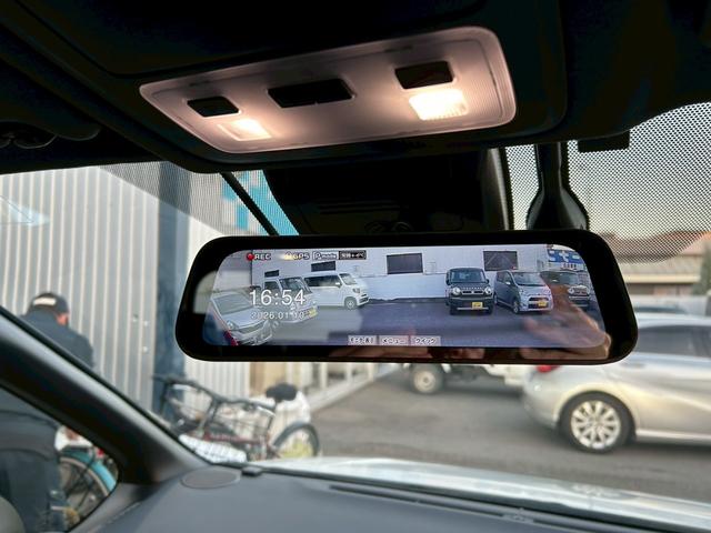 ヴォクシー ハイブリッドＺＳ　煌ＩＩＩ　最終型・禁煙車・ワンオーナー車・１０型ナビＴＶ・両側パワースライドドア・黒ハーフレザーシート・７人乗り・スマートキー・プッシュスタート・Ｗオートエアコン・ＥＴＣ・セーフティセンス・ミラー型ドラレコ（12枚目）