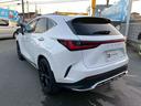 ＮＸ３５０ｈ　Ｆスポーツ　パノラマルーフ　純正１４型ナビ　全周囲カメラ　デジタルミラー　赤革　ワイヤレス充電　オレンジキャリパー付純正２０インチアルミ　電動リアゲート　シートベンチレーション　コーナーセンサー　三眼ＬＥＤヘッド（50枚目）