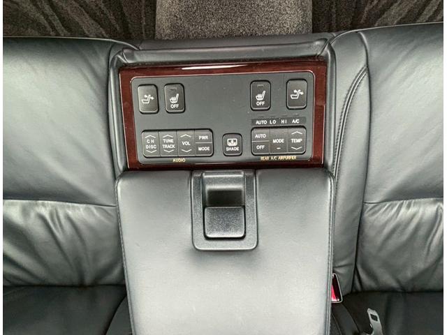 クラウンマジェスタ Ｃタイプ　Ｆパッケージ　フルエアロ　サンルーフ　純正ナビ　バックカメラ　ヘッドアップディスプレイ　ソナー　ＷＯＲＫアルミ　黒革シート　パワーシート　シートヒーター　スペアキー　車検Ｒ８年１１月まで（44枚目）