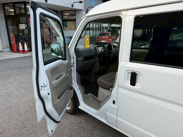 NV100クリッパーバン DX 社外ナビ・TV CD 両側スライドドア 2nd発進 HIDヘッドライト ETC パワステ エアコン(20枚目)